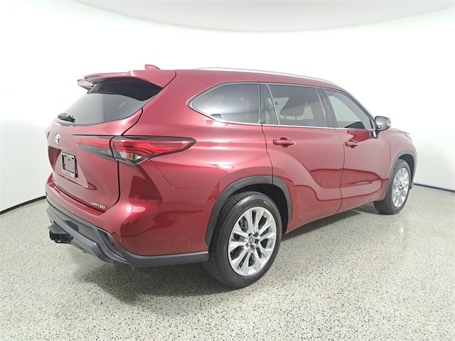 Used 2023 Toyota Highlander Limited image 5