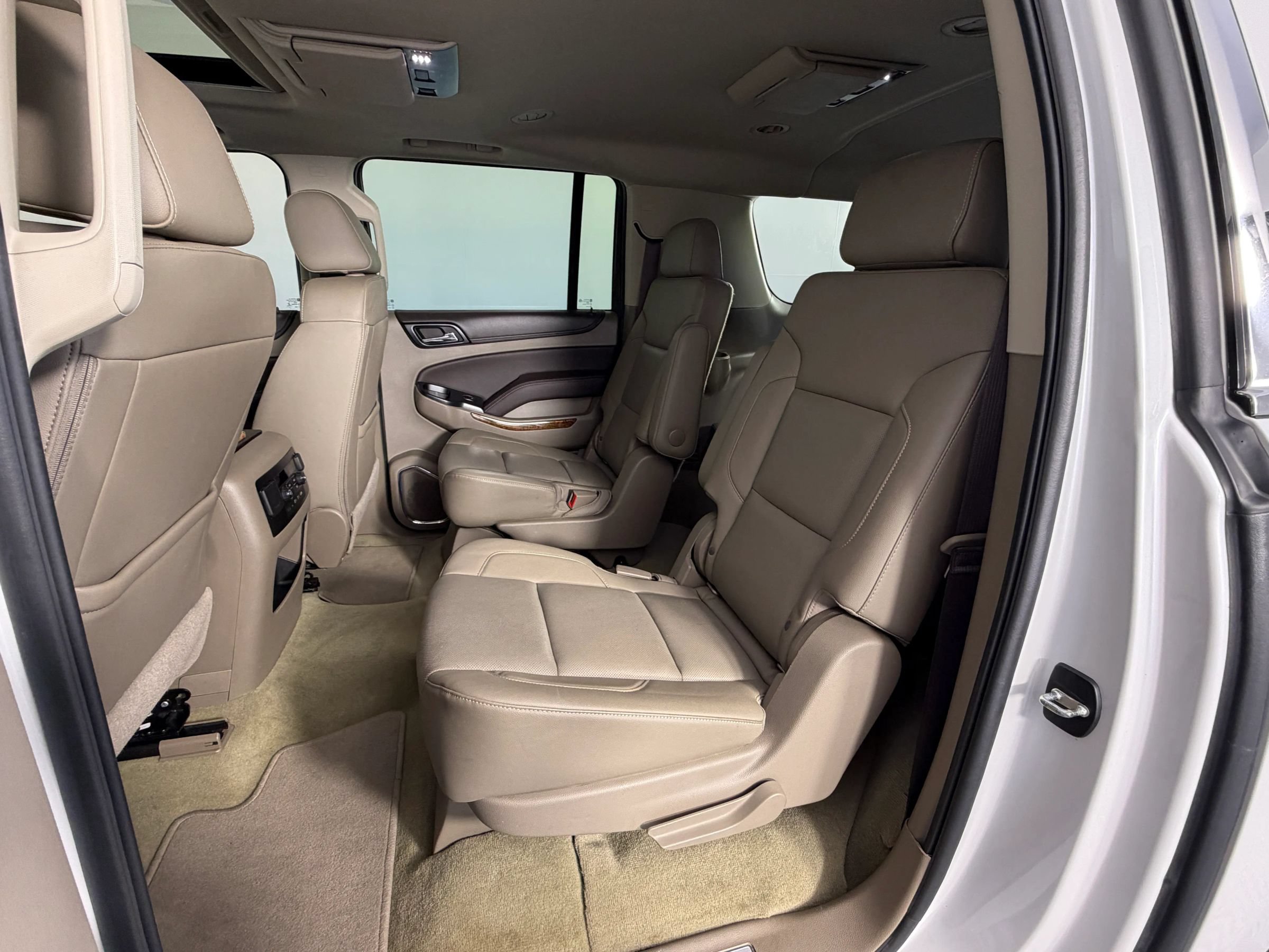 Used 2018 Chevrolet Suburban Premier AWD/4WD image 42