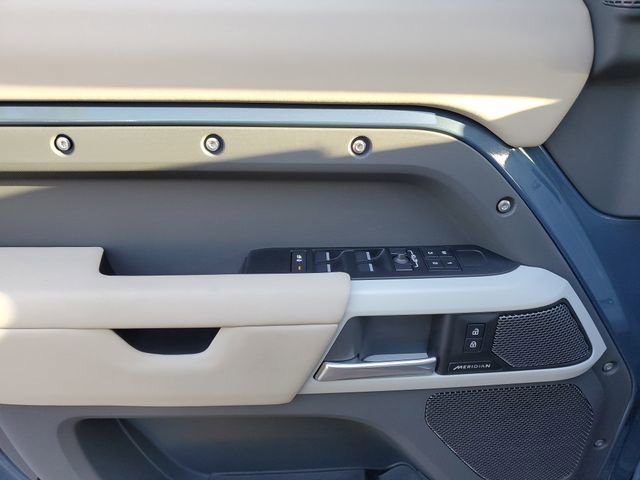 Used 2024 Land Rover Defender 110 S image 16