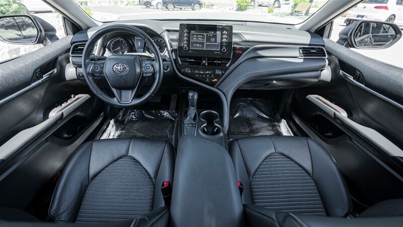 Used 2022 Toyota Camry SE w/ Convenience Package FWD image 15