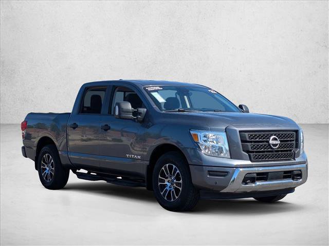 Used 2023 Nissan Titan SV w/ SV Convenience Package image 3