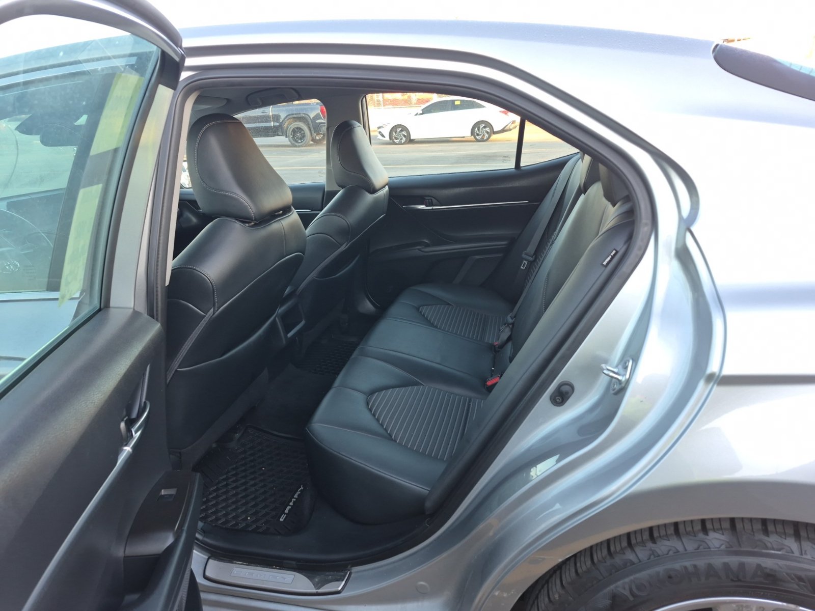 Used 2023 Toyota Camry SE FWD image 9