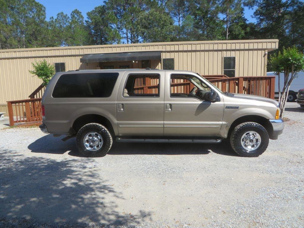 Used 2000 Ford Excursion XLT image 5