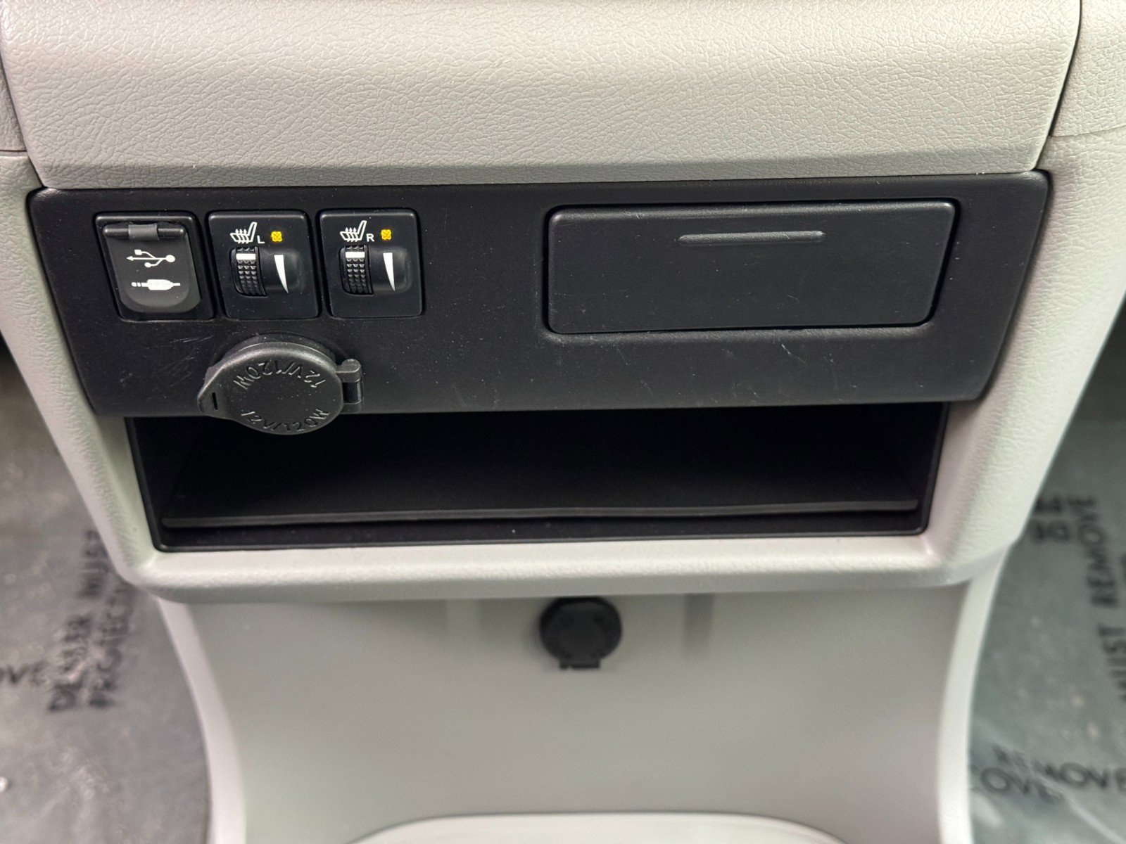 Used 2016 Toyota Sienna XLE FWD image 29