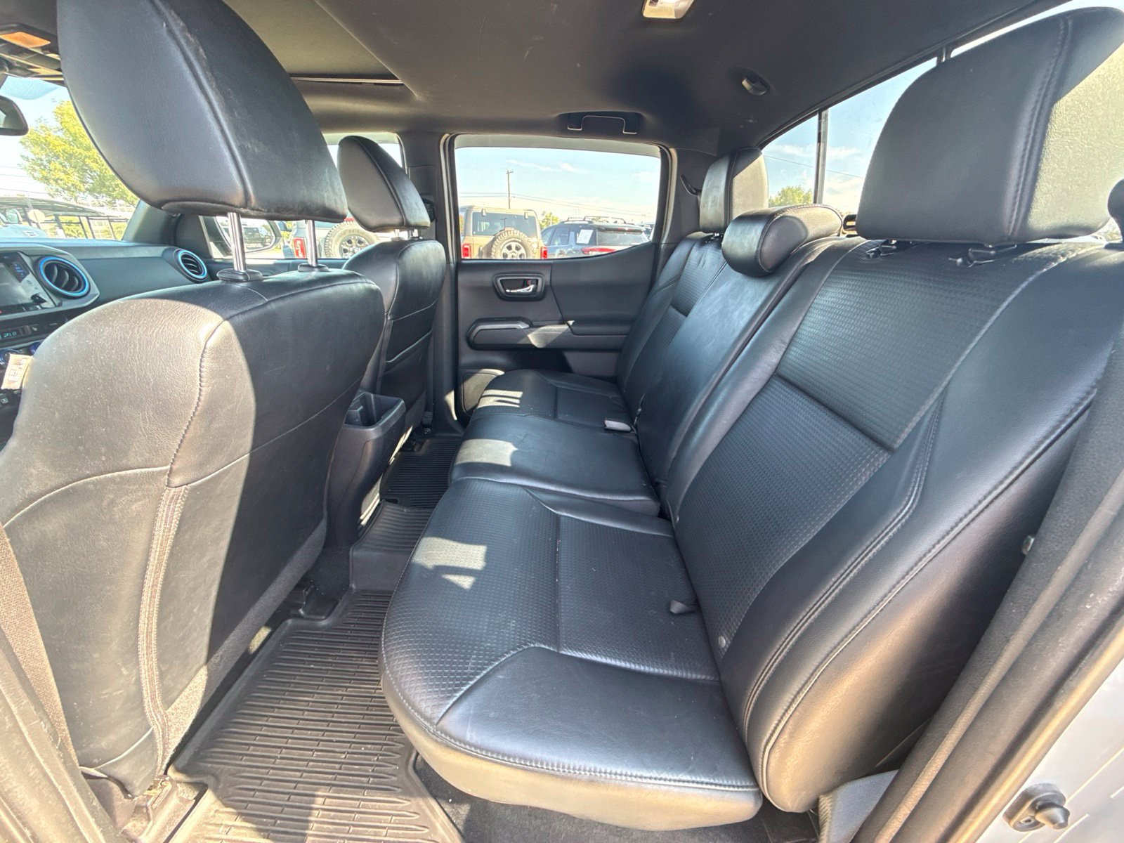 Used 2019 Toyota Tacoma TRD Off-Road AWD/4WD image 12