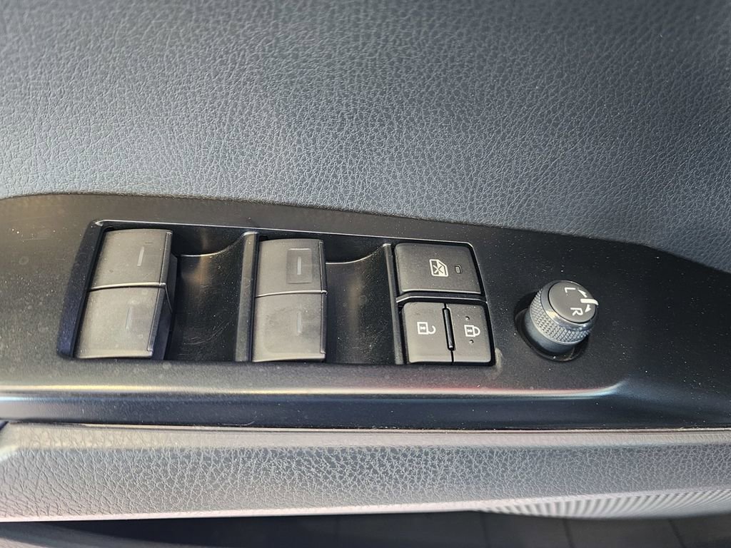 Used 2025 Toyota Camry XSE image 38