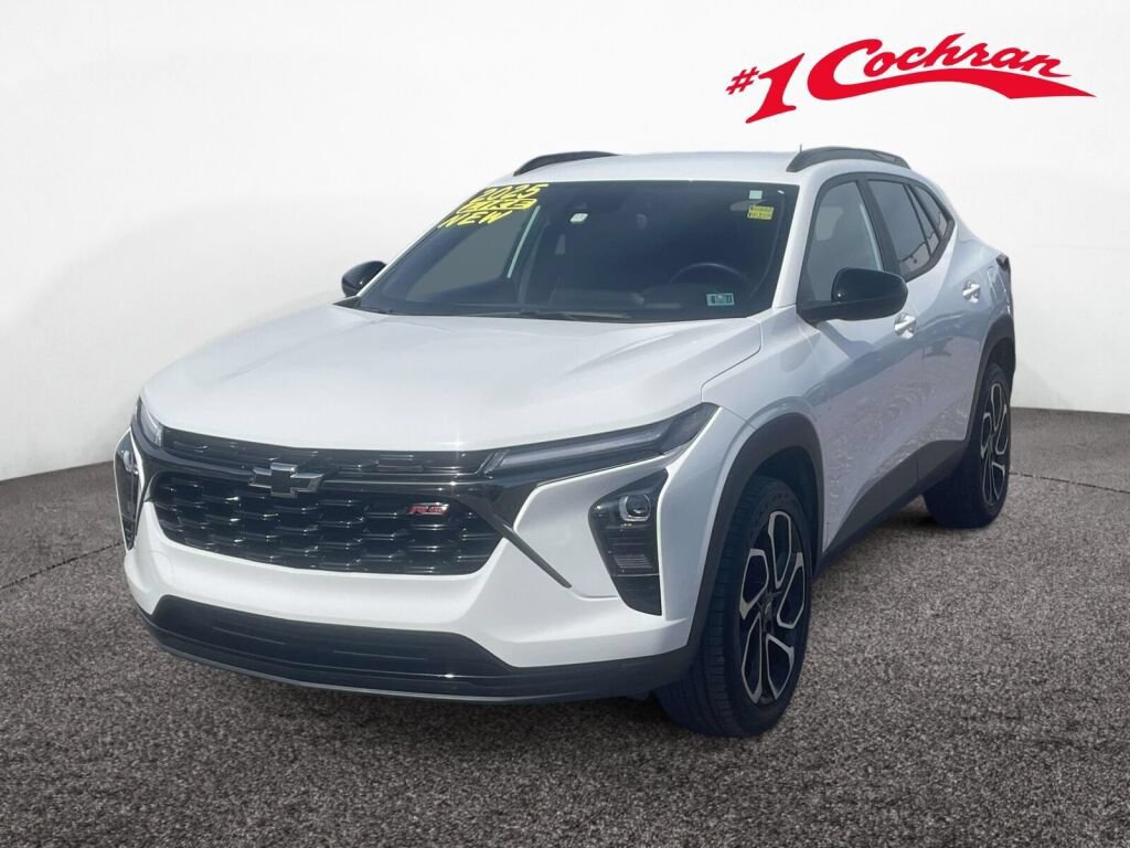 Used 2025 Chevrolet Trax RS w/ Driver Confidence Package FWD image 11