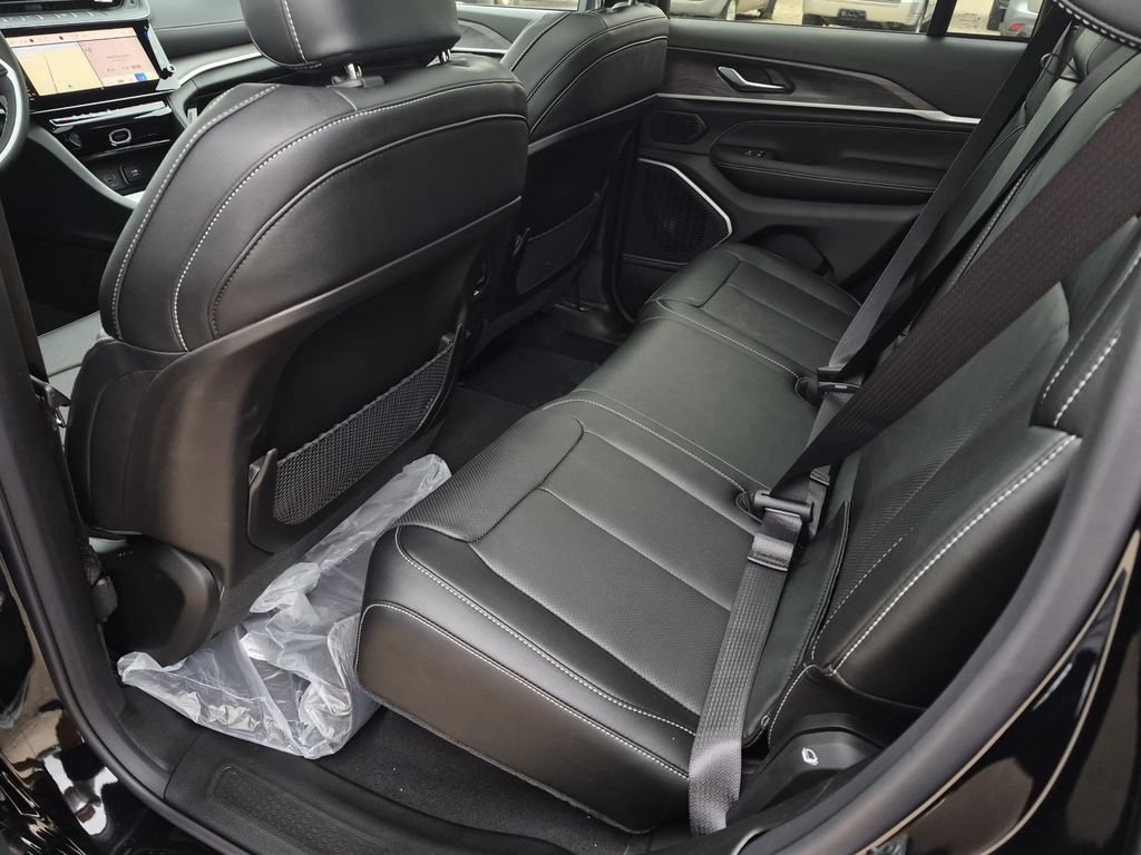 New 2026 Jeep Grand Cherokee Limited AWD/4WD image 13