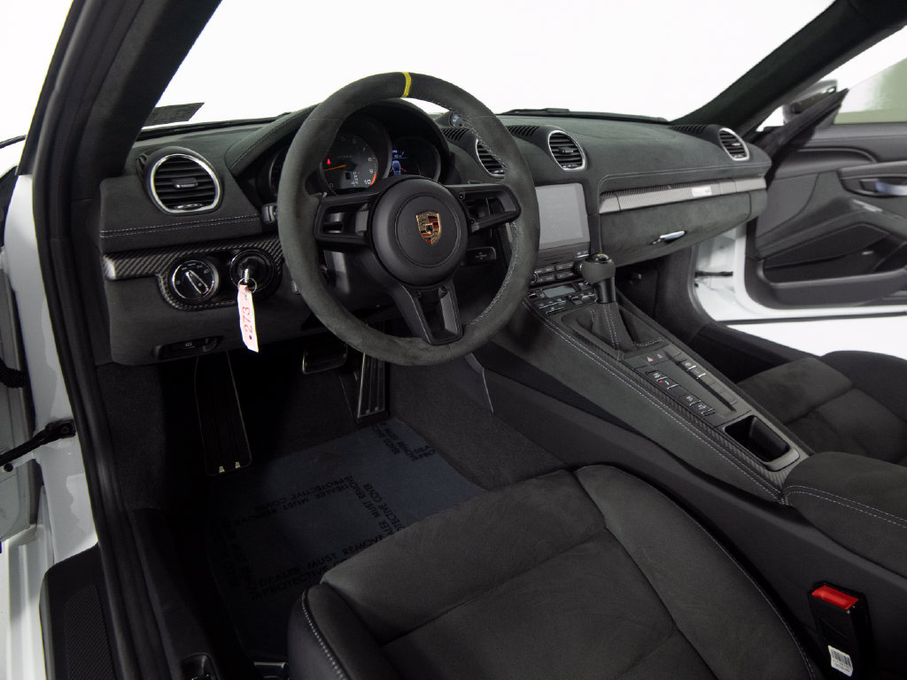 Certified 2025 Porsche 718 Cayman GT4 RS RWD image 4