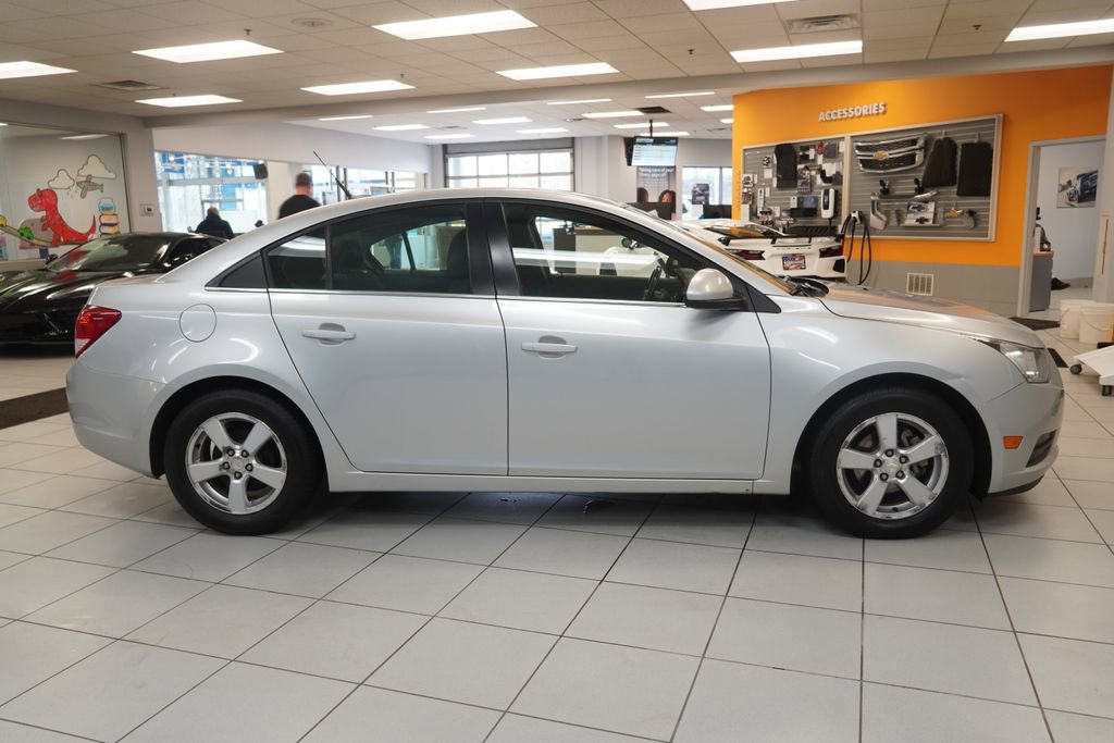 Used 2013 Chevrolet Cruze LT image 12