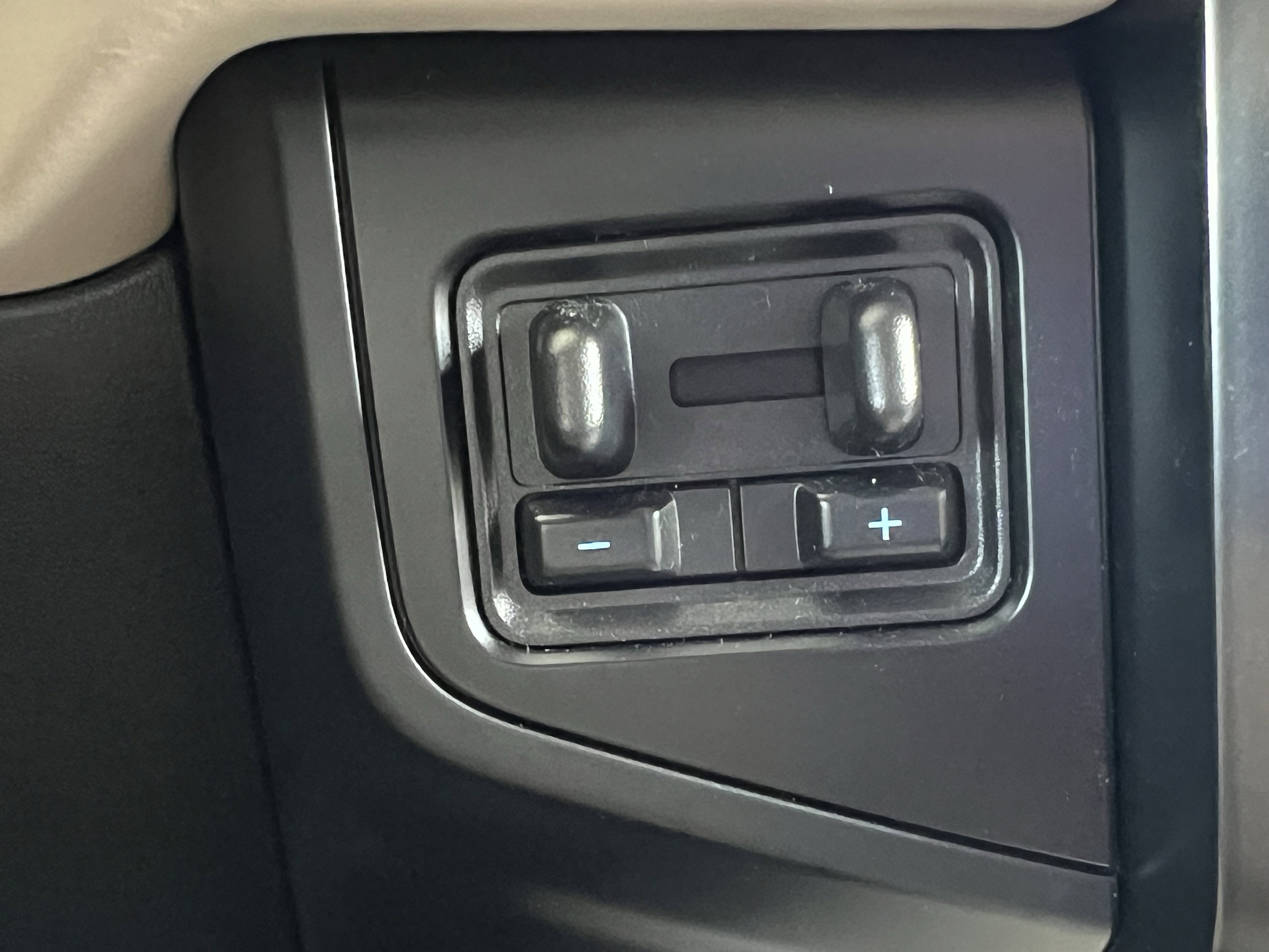 Used 2023 Ford Expedition Platinum image 39