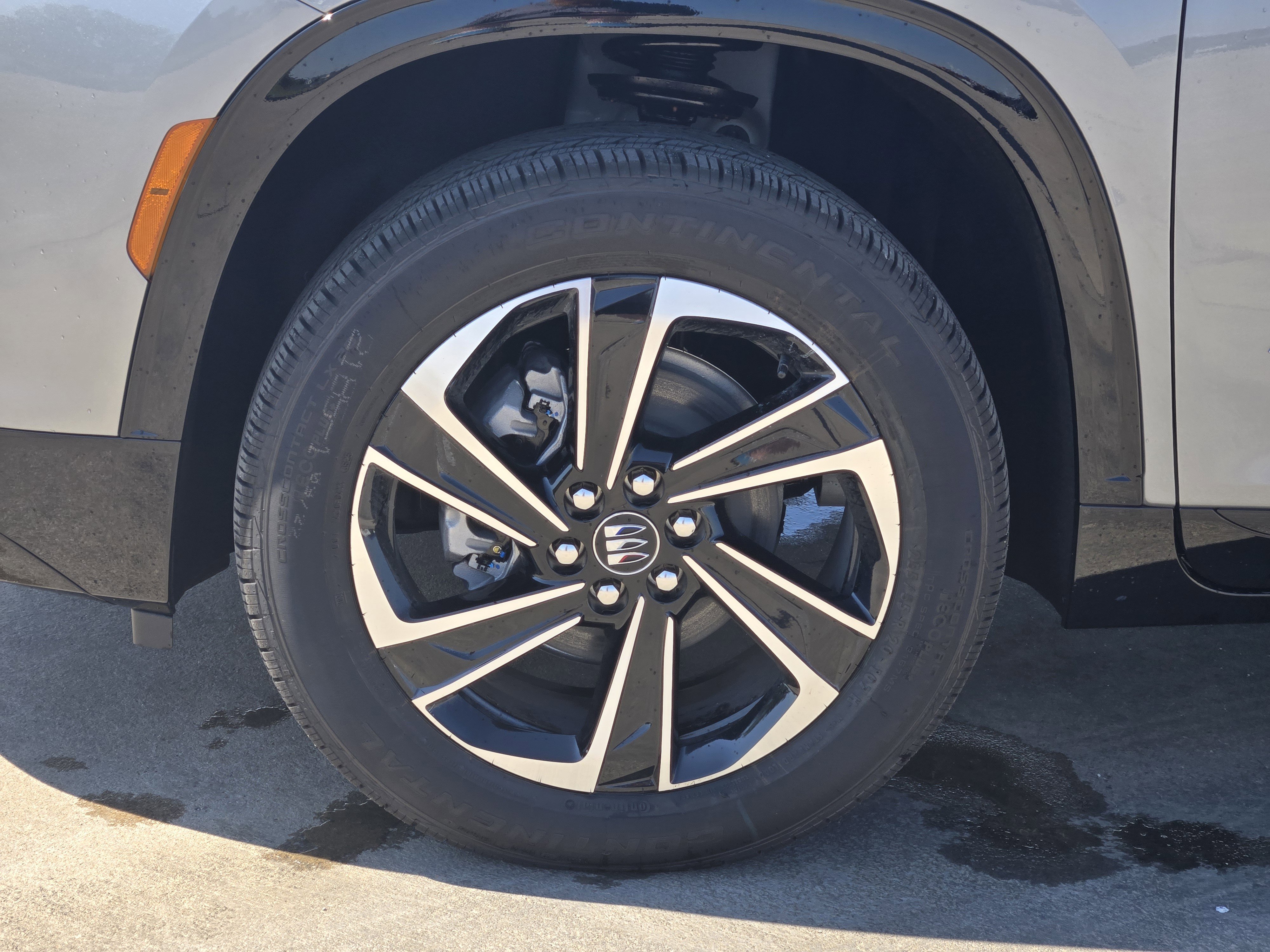 New 2026 Buick Enclave Sport Touring w/ Power Package image 8