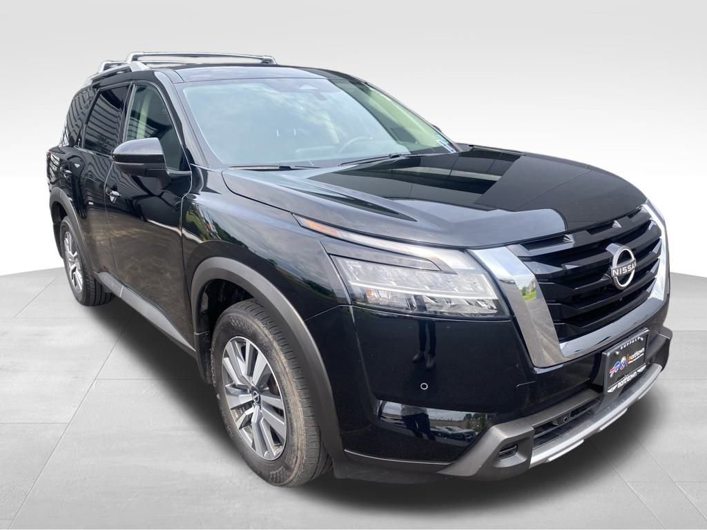 Used 2023 Nissan Pathfinder SL video 1