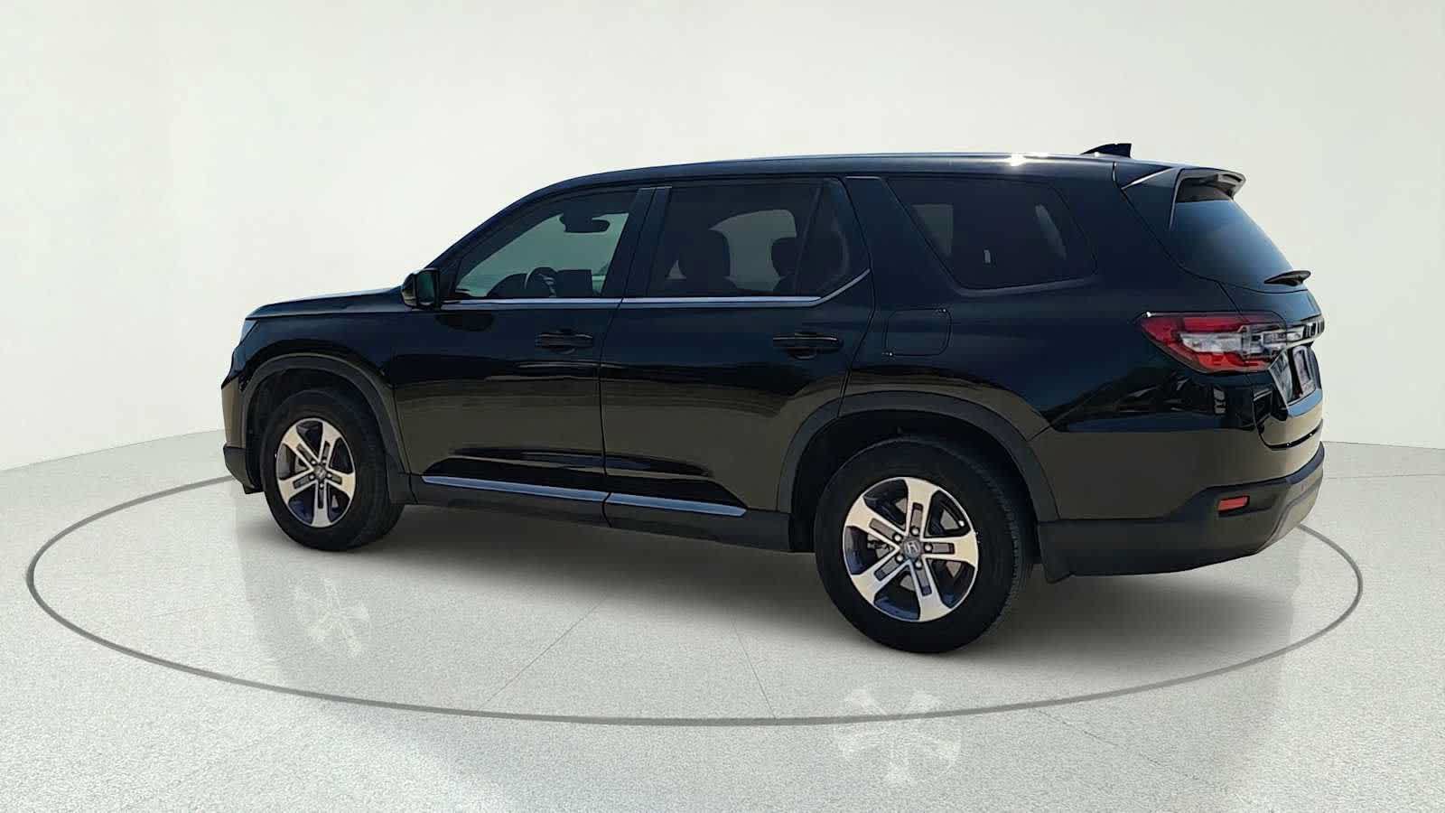 Used 2023 Honda Pilot EX-L image 5