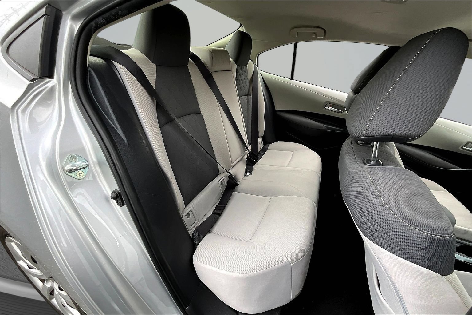 Used 2020 Toyota Corolla LE FWD image 23
