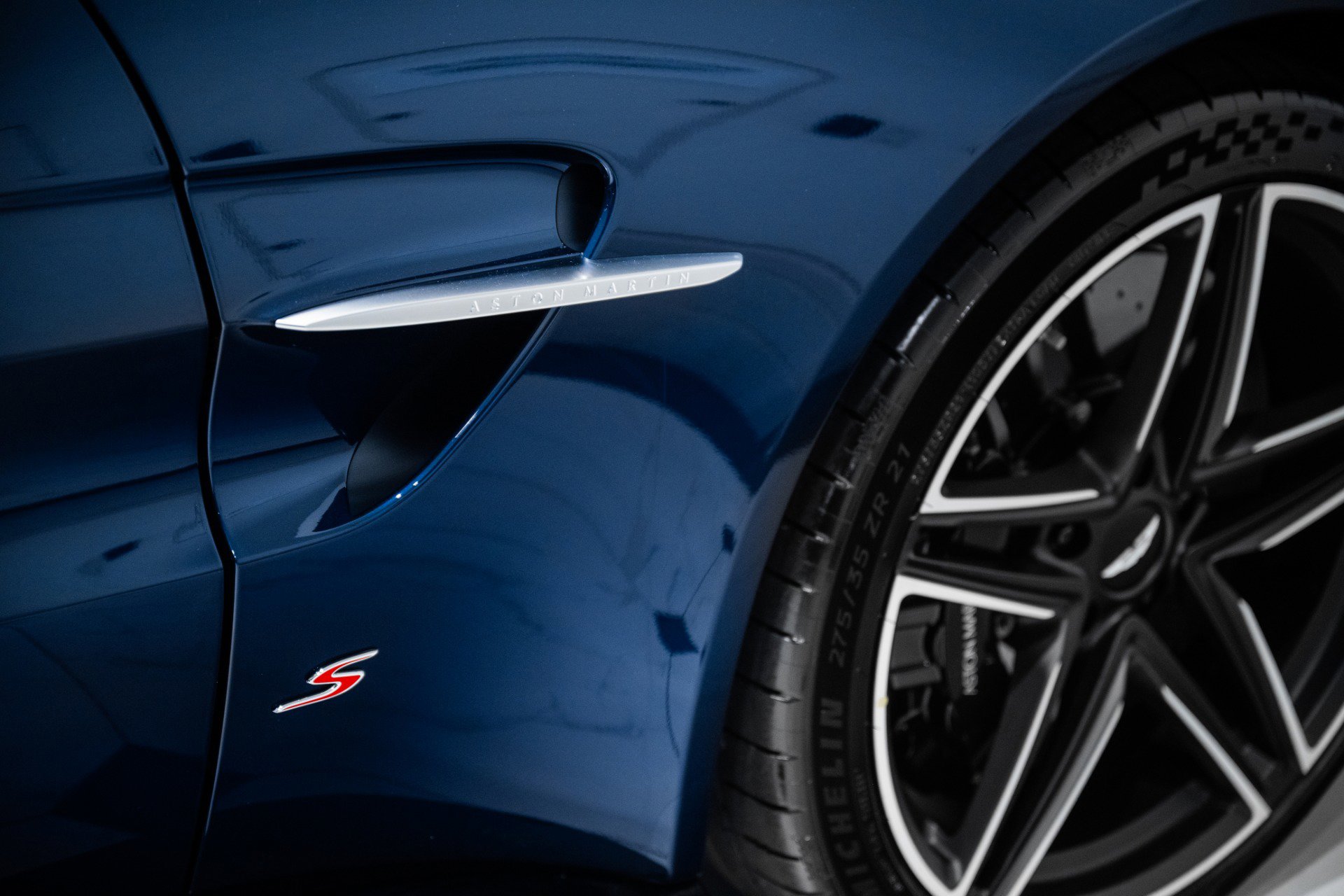 New 2026 Aston Martin V8 Vantage S RWD image 9
