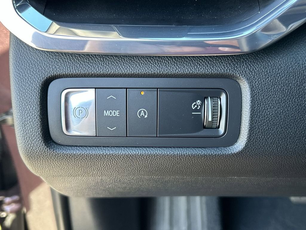 New 2025 GMC Acadia Elevation image 18