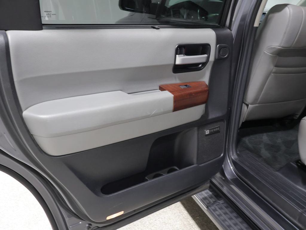 Used 2013 Toyota Sequoia Platinum AWD/4WD image 19