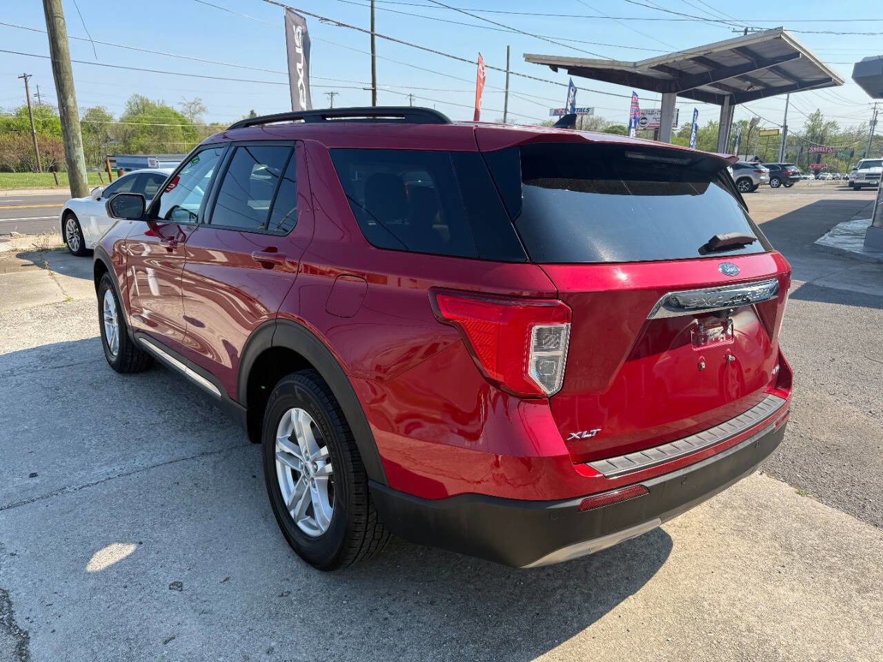 Used 2021 Ford Explorer XLT w/ Equipment Group 202A AWD/4WD image 8