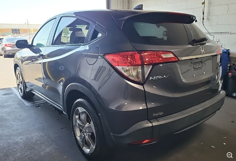 Used 2019 Honda HR-V LX image 2