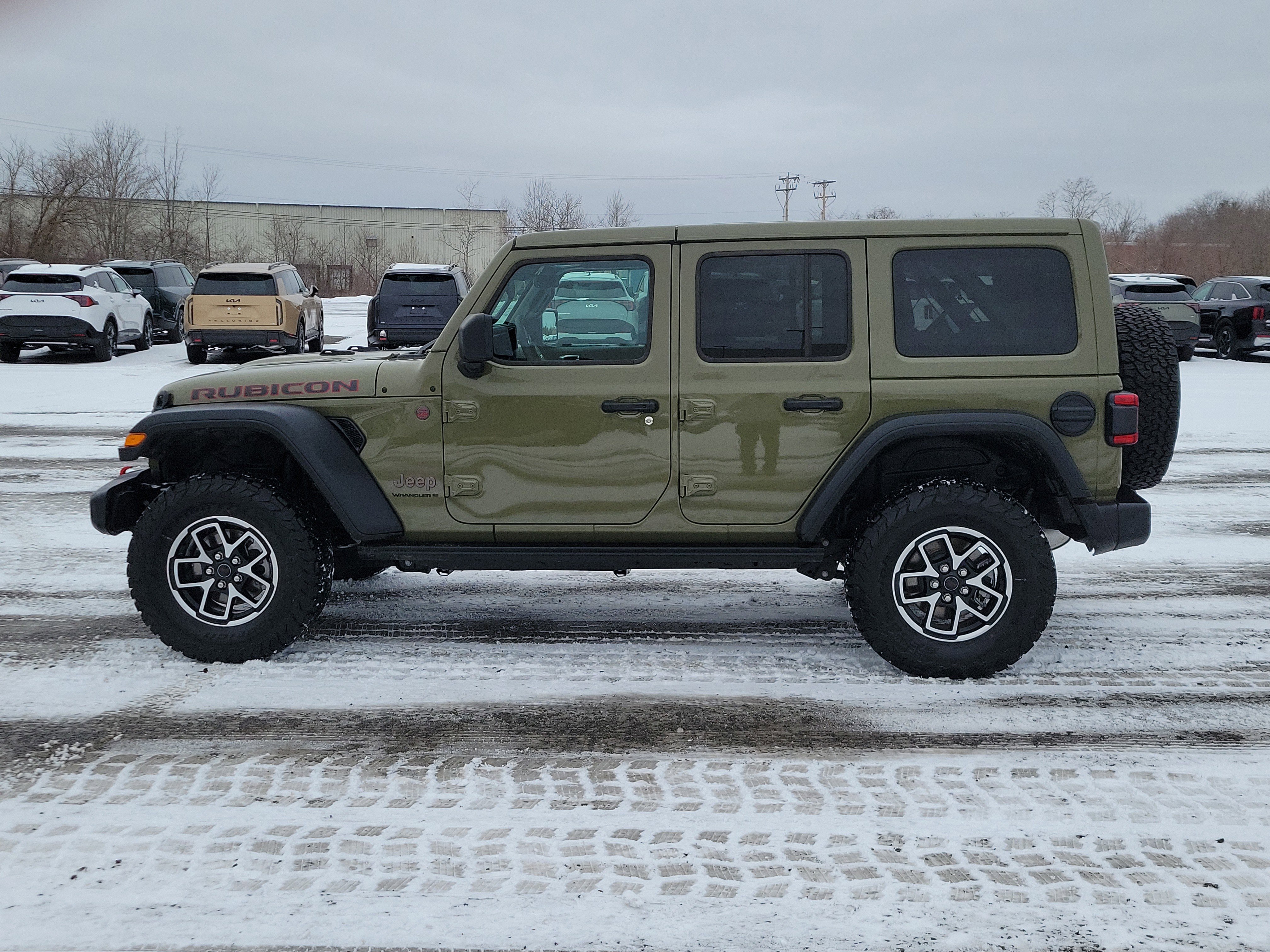 Used 2025 Jeep Wrangler Unlimited Rubicon w/ Convenience Group image 8