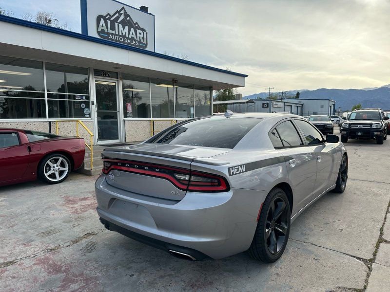 Used 2016 Dodge Charger R/T RWD image 7