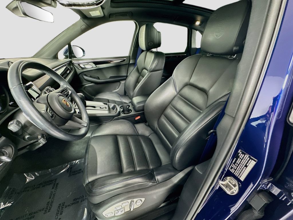 Certified 2024 Porsche Macan AWD/4WD image 5
