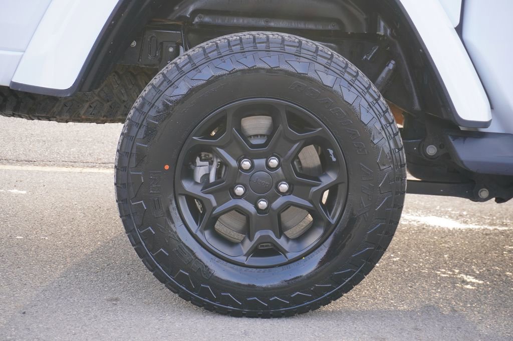 Used 2023 Jeep Gladiator Overland image 12