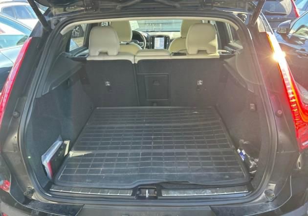 Used 2023 Volvo XC40 B5 Plus w/ Protection Package Premier image 5