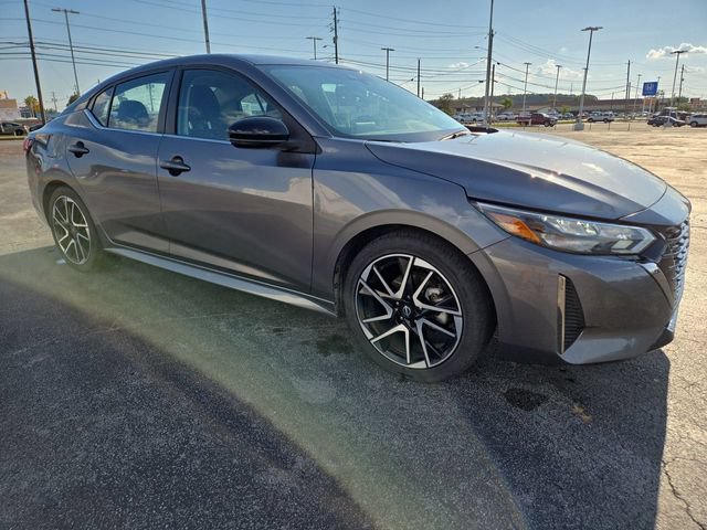 Used 2024 Nissan Sentra SR FWD image 2