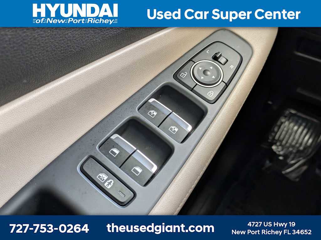 Used 2023 Hyundai Santa Fe SEL FWD image 32