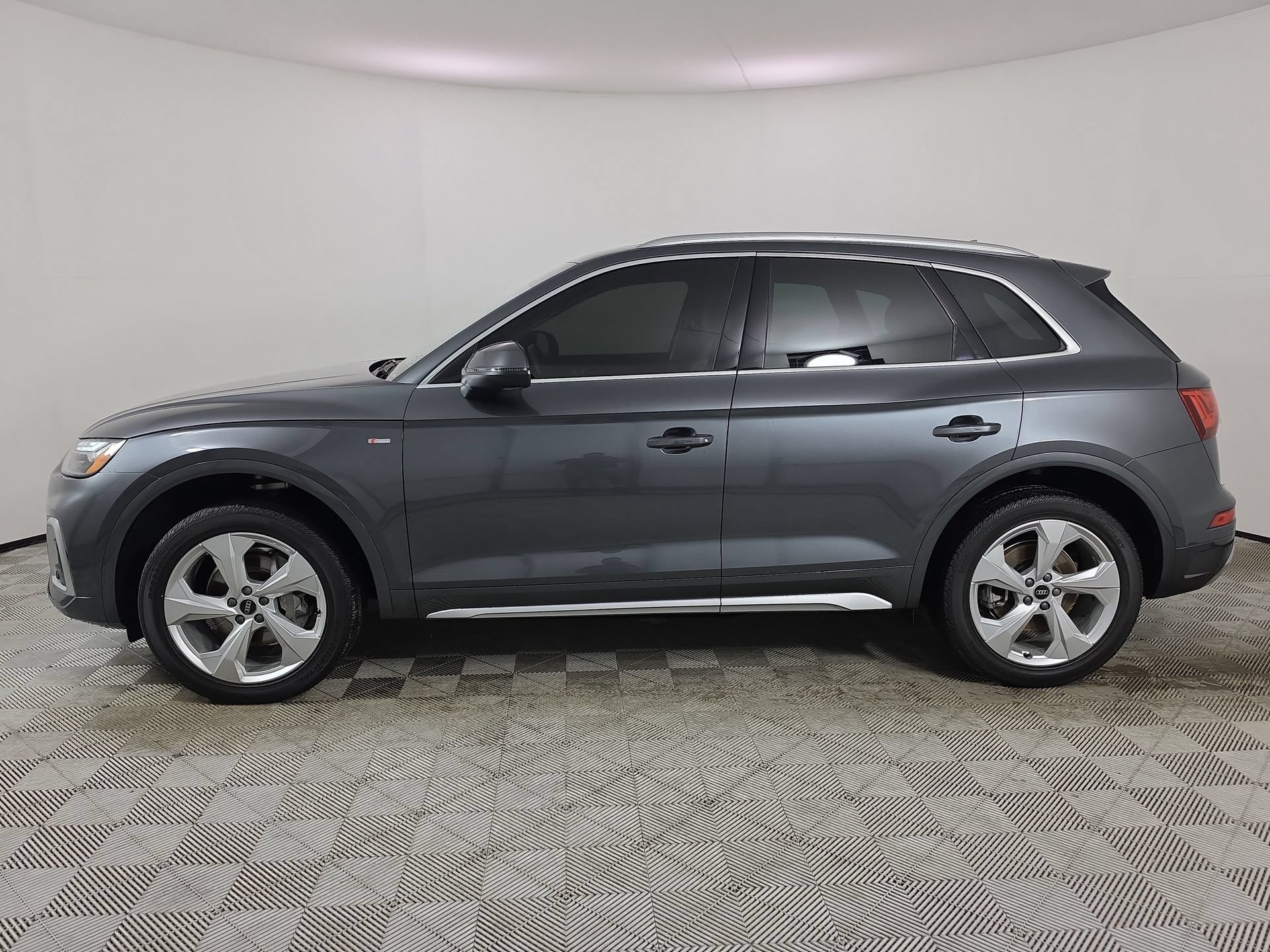 Certified 2023 Audi Q5 2.0T Premium Plus AWD/4WD image 4