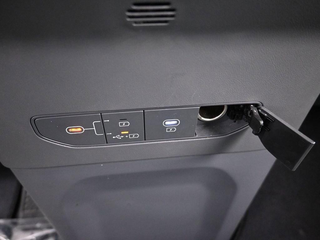 Used 2025 Kia EV9 Light image 14