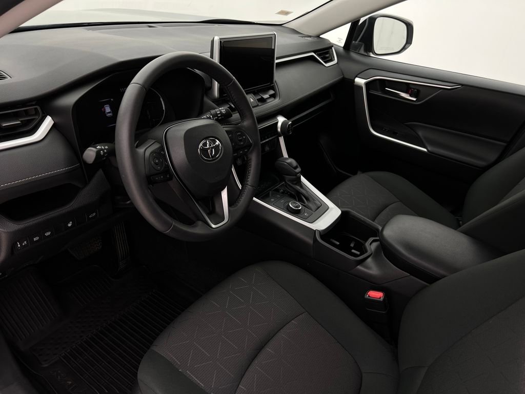 Used 2024 Toyota RAV4 XLE image 3