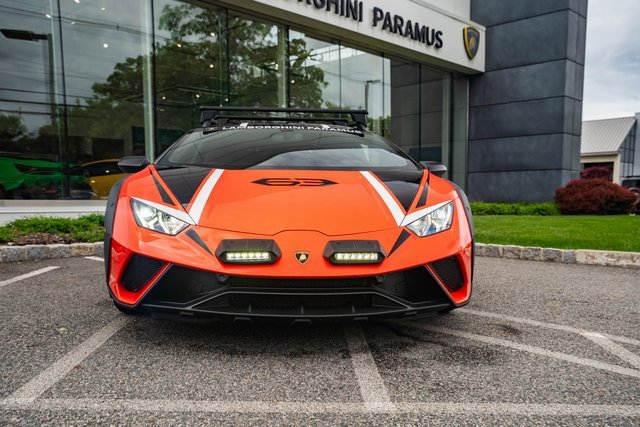Used 2023 Lamborghini Huracan Sterrato image 3
