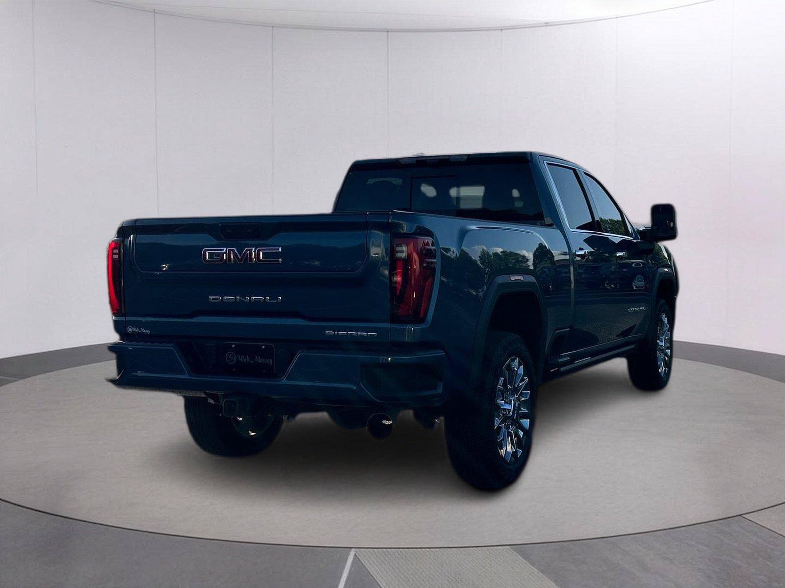 Used 2025 GMC Sierra 2500 Denali w/ Denali Reserve Package AWD/4WD image 6