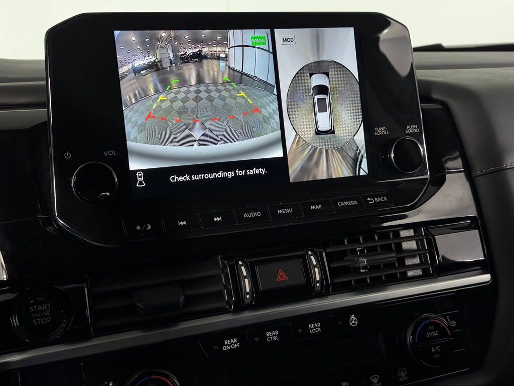 Used 2025 Nissan Pathfinder SL image 17