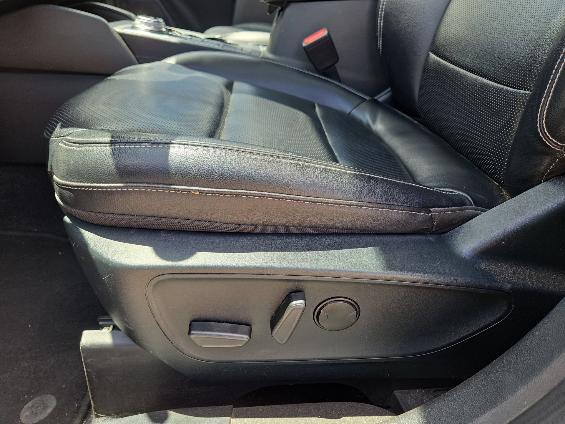 Used 2021 Ford Escape SEL w/ Technology Package AWD/4WD image 17