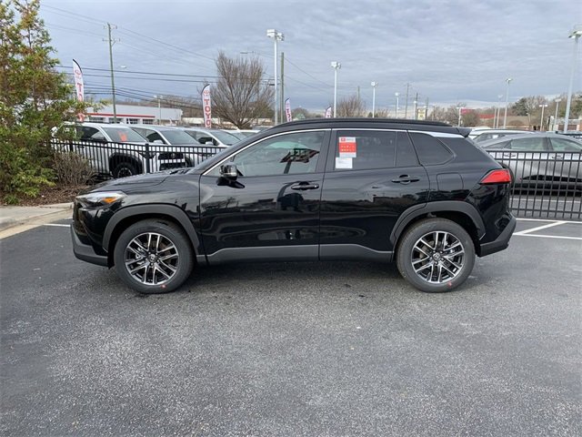 Used 2026 Toyota Corolla Cross XLE image 5