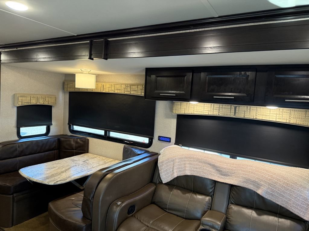 Used 2018 RAM 5500 SLT w/ Quick Order Package 29G SLT image 58