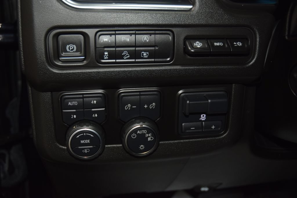 Used 2023 Chevrolet Tahoe High Country AWD/4WD image 36
