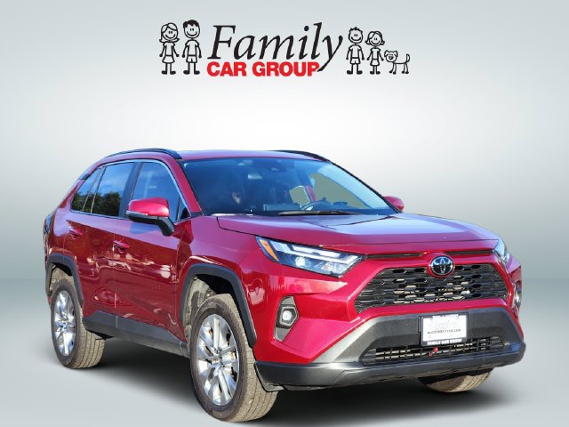 Used 2025 Toyota RAV4 XLE Premium FWD image 2