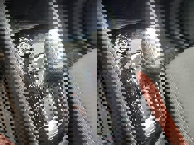 Used 2024 Nissan Versa SR w/ Trunk Package image 21