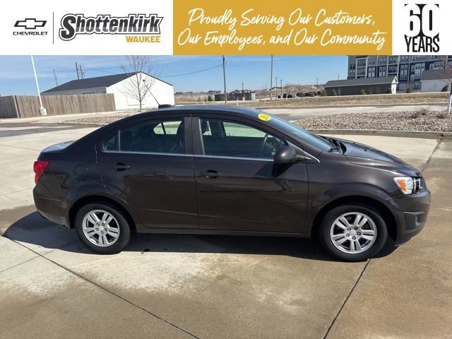 Used 2016 Chevrolet Sonic LT image 2