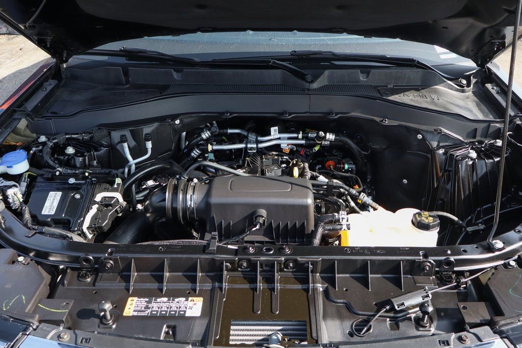 Used 2022 Ford Explorer XLT image 11
