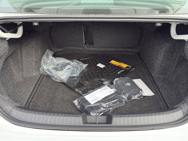 New 2026 Volkswagen Jetta SE image 10