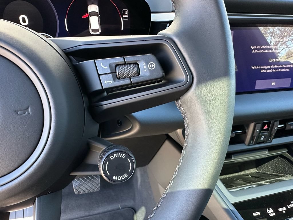 Used 2026 Porsche Macan Electric RWD image 17