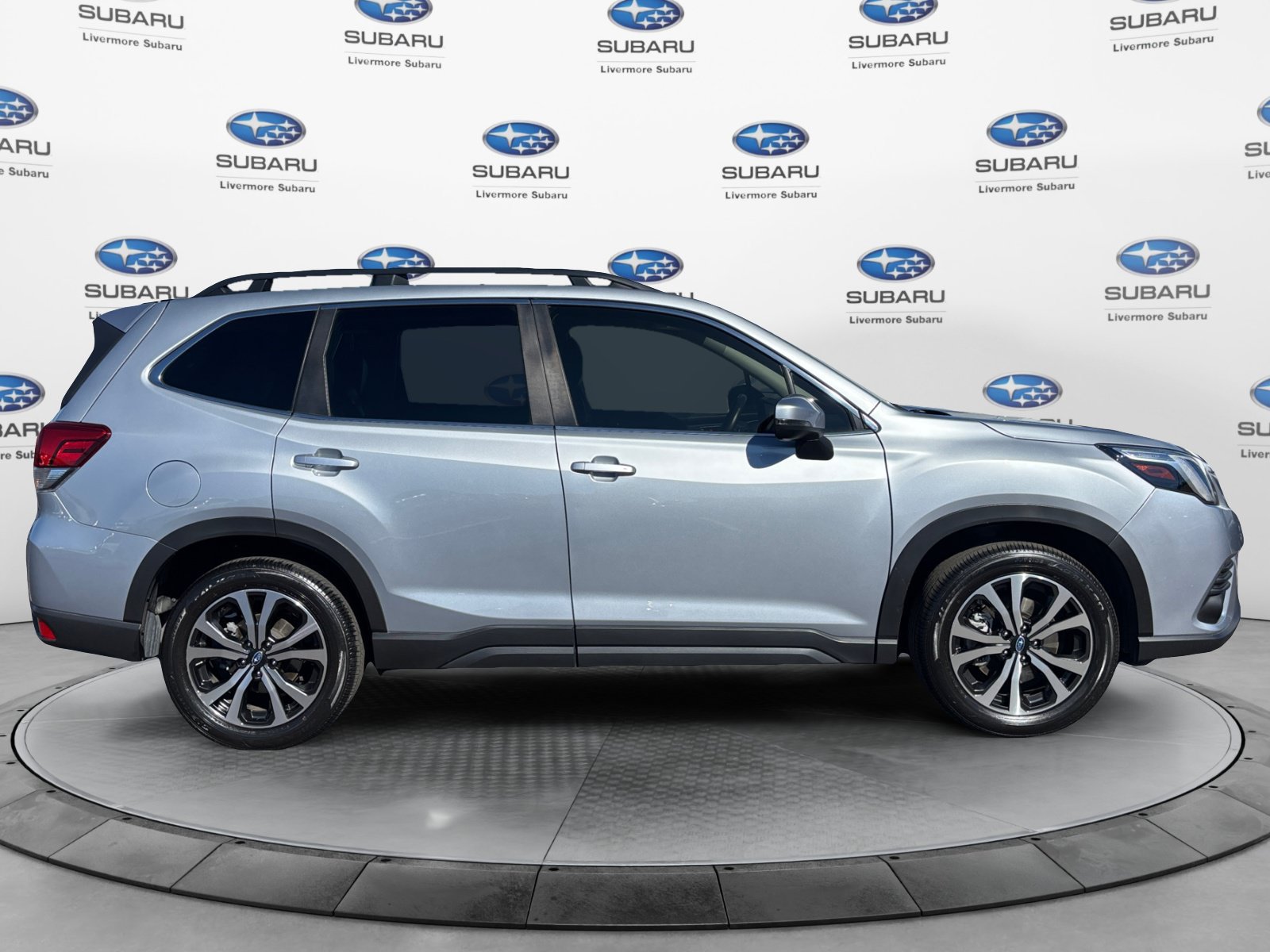 Used 2023 Subaru Forester Limited AWD/4WD image 7