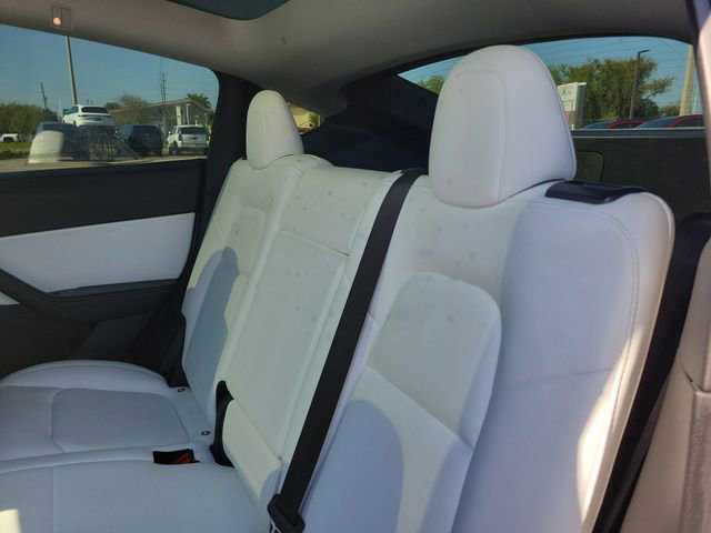 Used 2022 Tesla Model Y Performance image 10