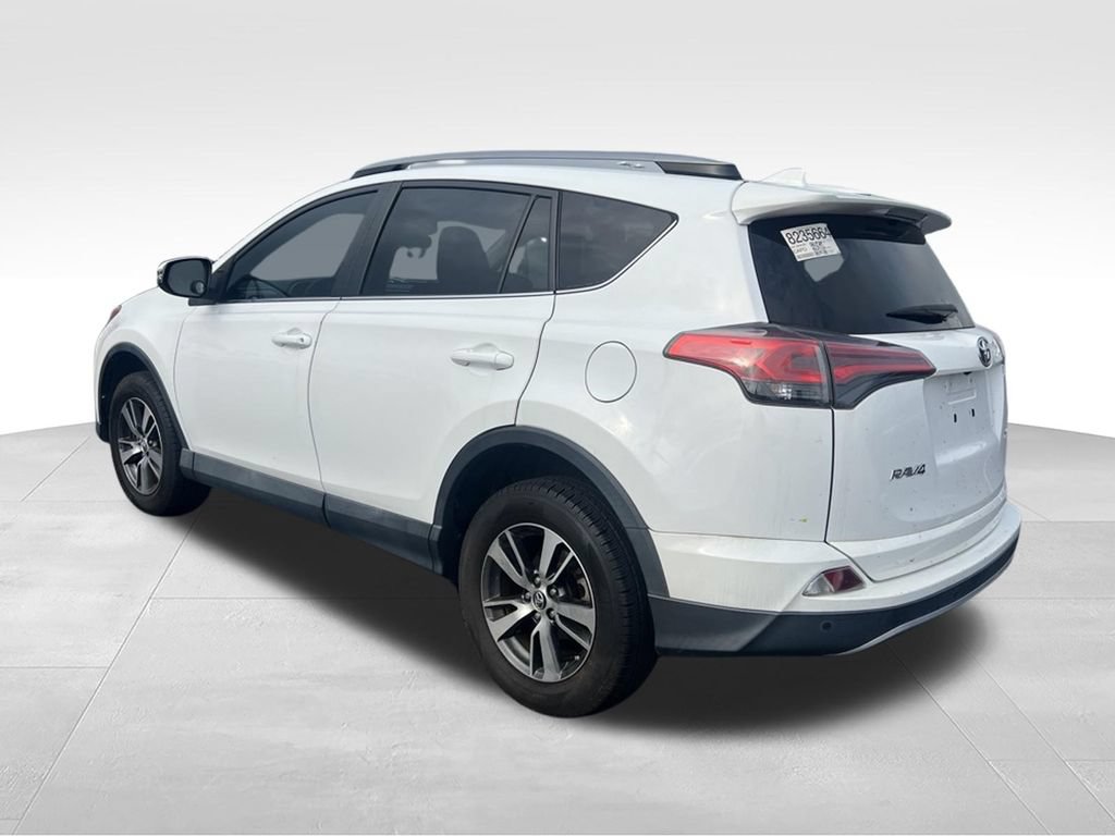 Used 2018 Toyota RAV4 XLE FWD image 6